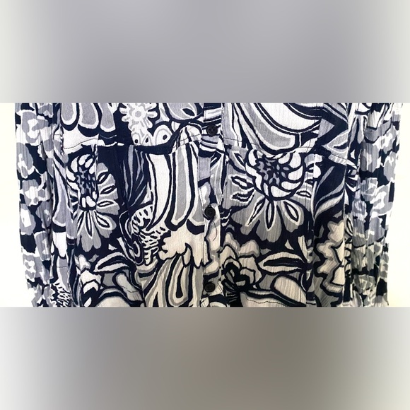 Crown & Ivy Womens XL Navy Blue/Gray/White Floral Long Sleeve Top Preppy Classic - Picture 4 of 15